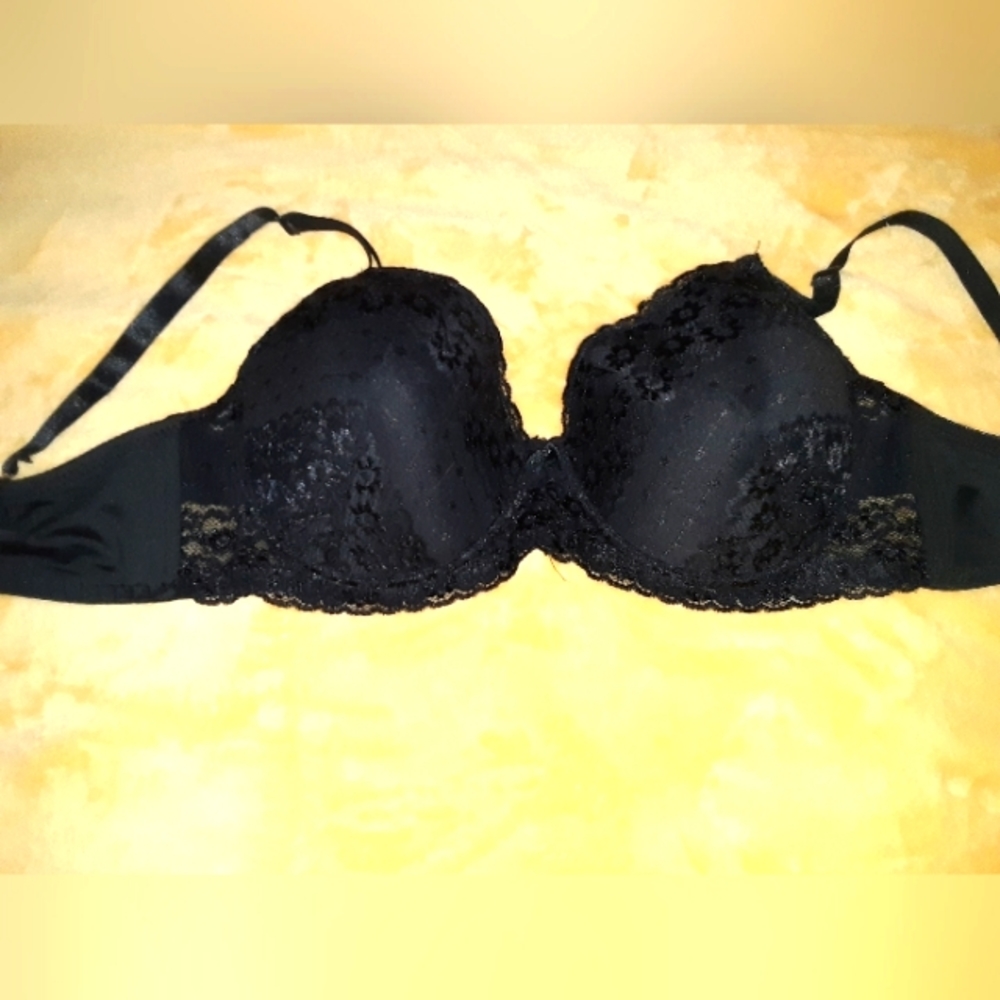 Womens plus size 42D,black lace style padded bra